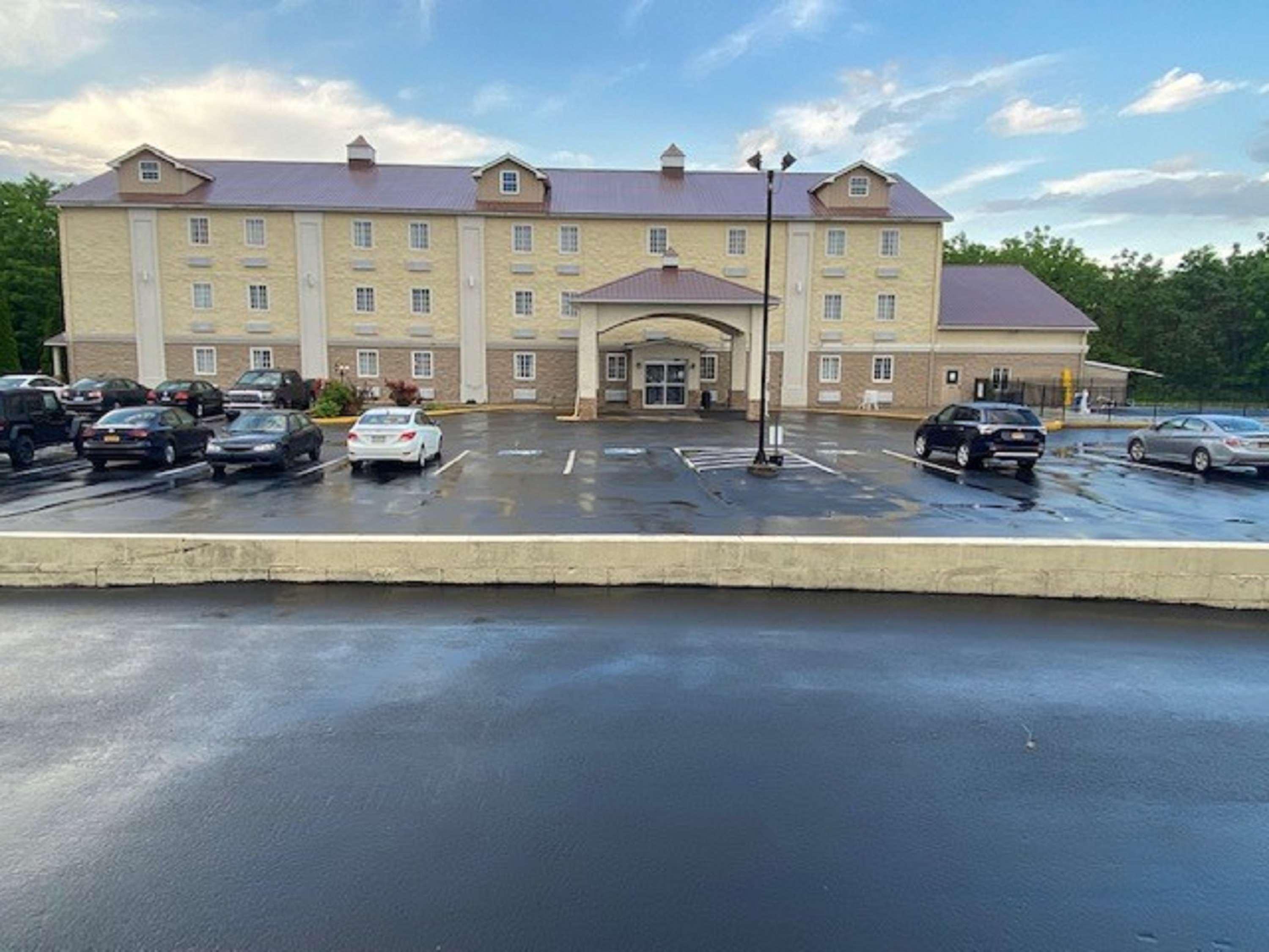 Surestay Plus By Best Western Jonestown Lebanon Valley Esterno foto